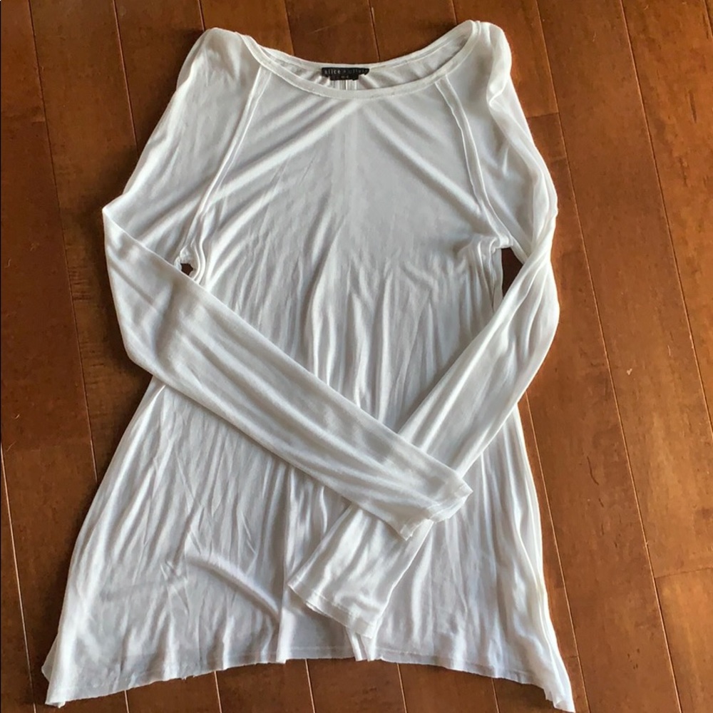 NWOT Alice + Olivia white tunic shirt -L